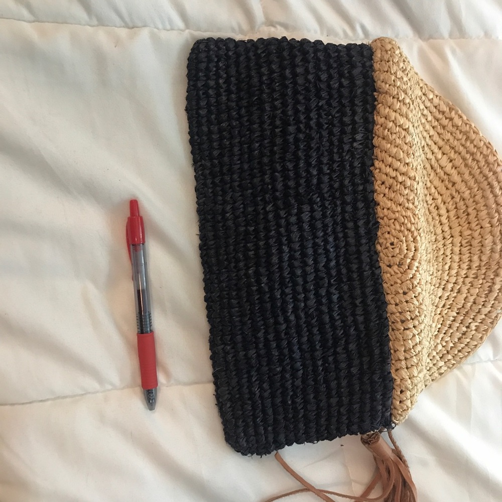 Straw clutch